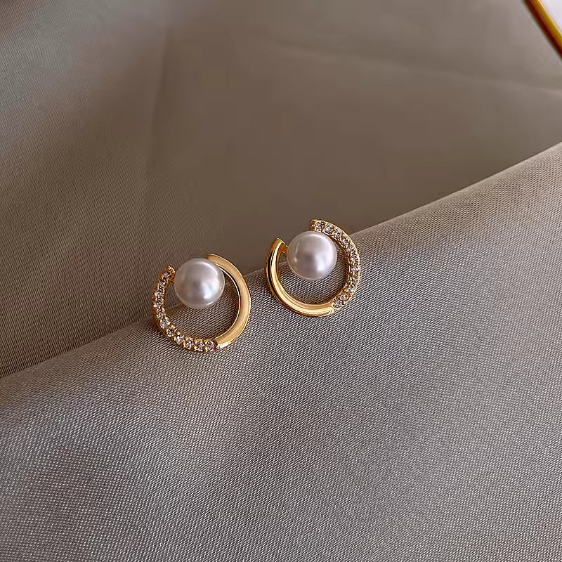 Korean Modern Shiny Earrings – Simple & Elegant Design
