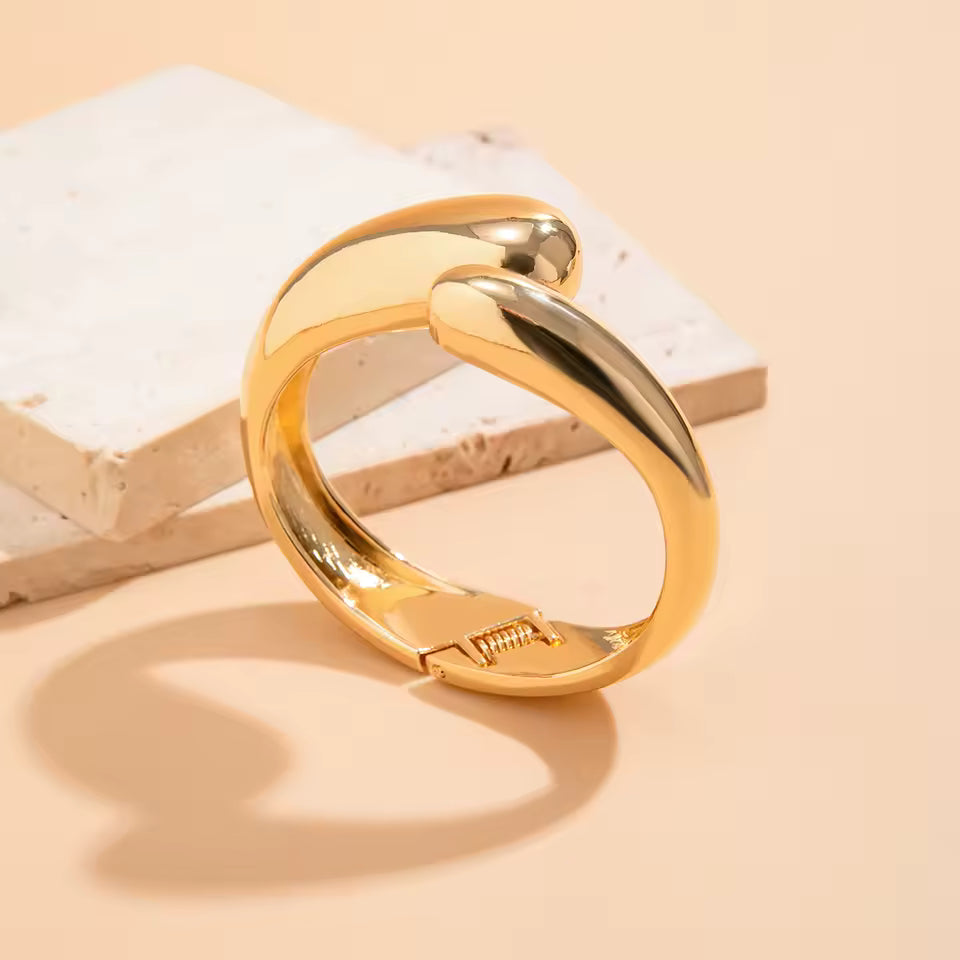 Riviera Collection Gold Water Drop Bracelet – Adjustable Open Retro Cuff for Women