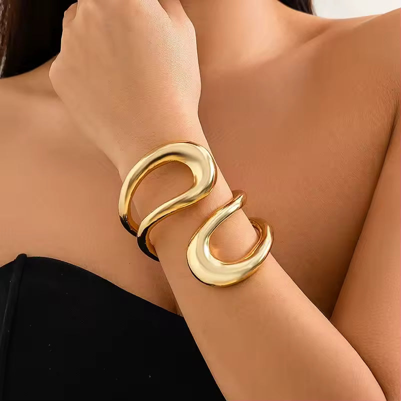 Twisted Open Geometric Cuff Bracelet – Bold Statement Jewelry for Women
