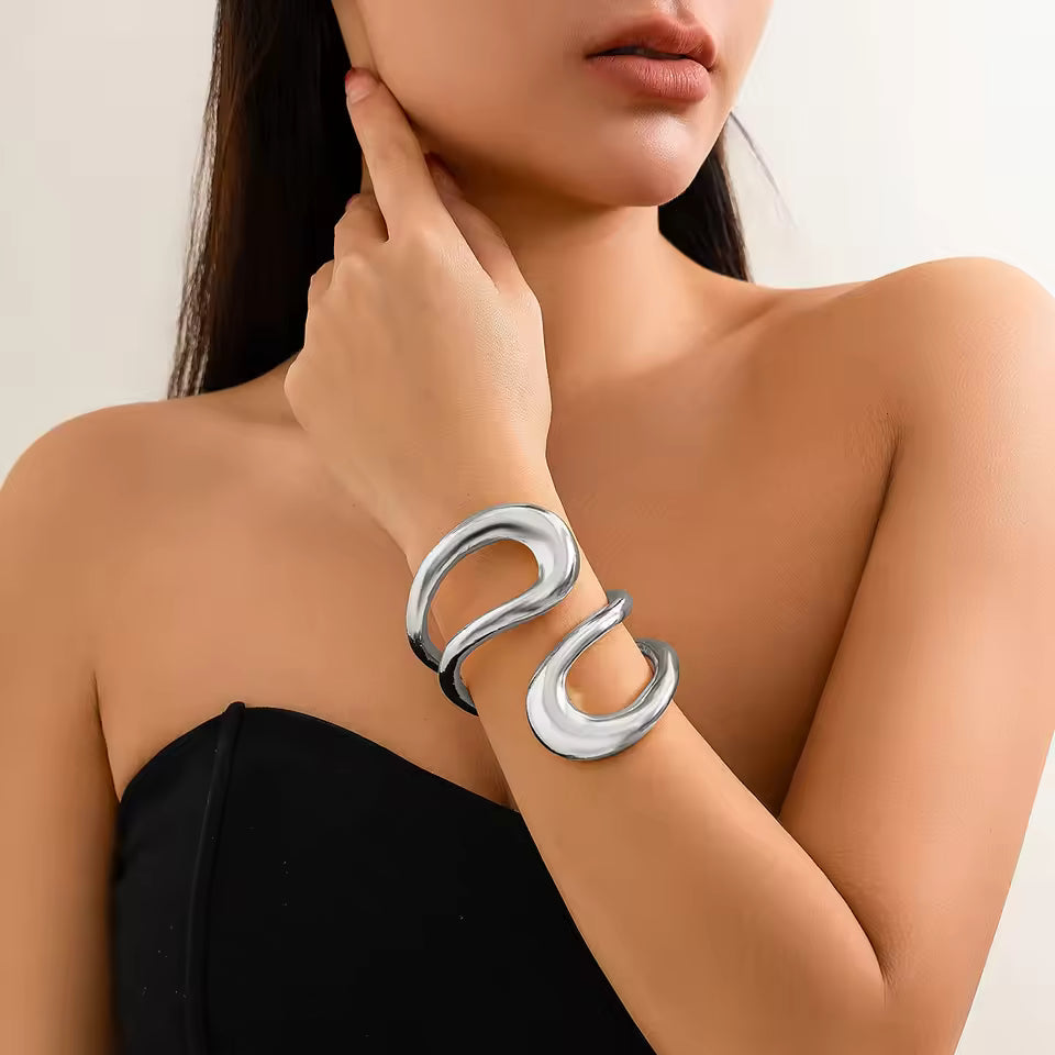 Twisted Open Geometric Cuff Bracelet – Bold Statement Jewelry for Women