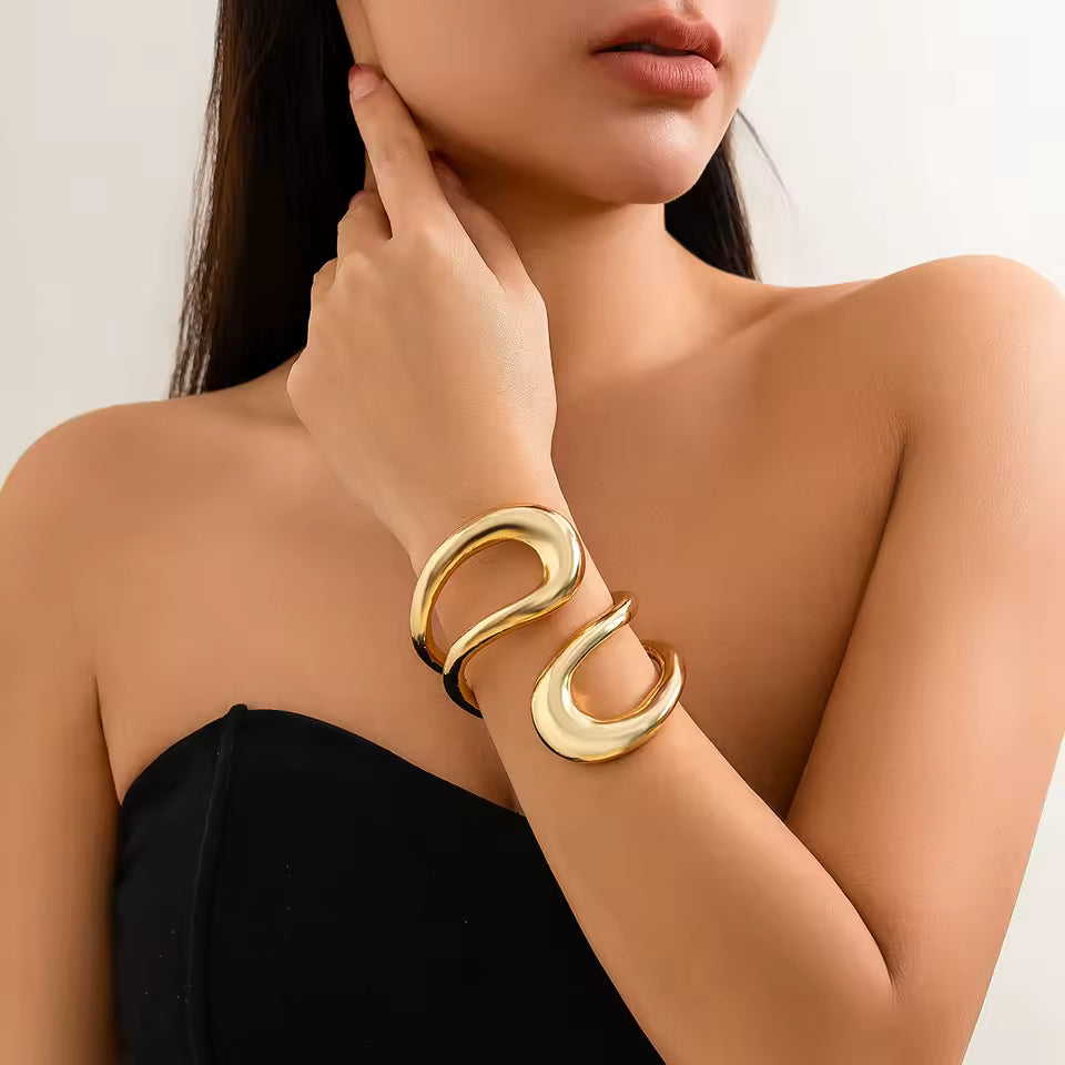 Twisted Open Geometric Cuff Bracelet – Bold Statement Jewelry for Women