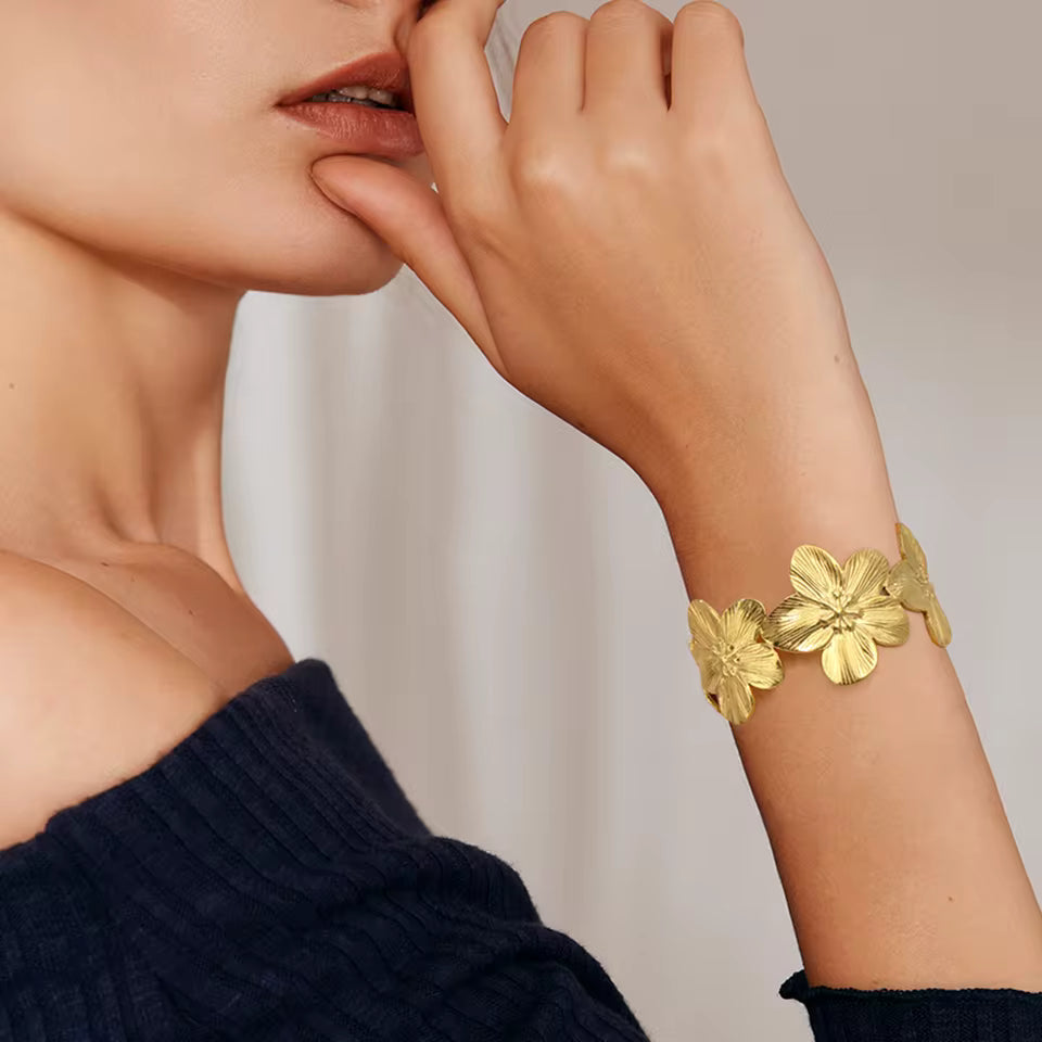 Modern Stainless Steel Flower Cuff Bracelet – Adjustable Women’s Jewelry