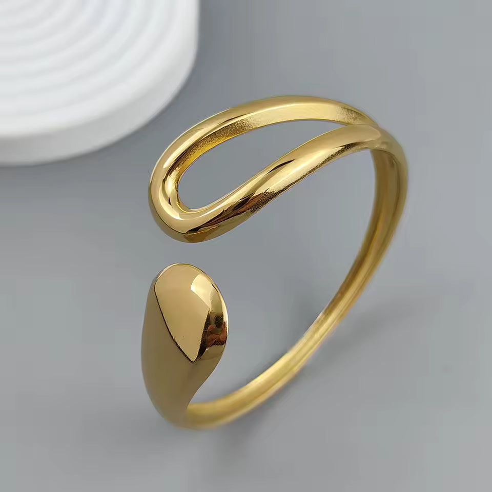 Hollow Teardrop Stainless Steel Bracelet – Silver Minimalist Jewelry for Women